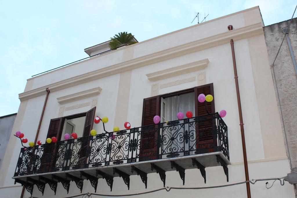 卡斯泰拉马莱Palazzo Taormina公寓 外观 照片